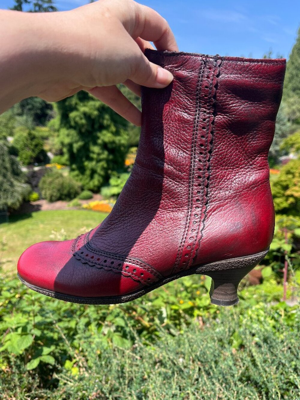 Red winter boots, size 9, La Canadienne, leather, warm